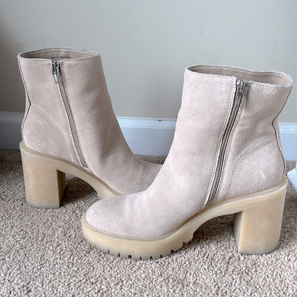 Dolce Vita Tan Suede Gum Sole Heeled Ankle Boots - Picture 3 of 9
